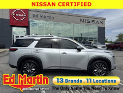 2024 Nissan Pathfinder SL