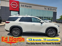 2022 Nissan Pathfinder SL