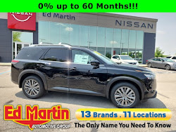 2025 Nissan Pathfinder SL