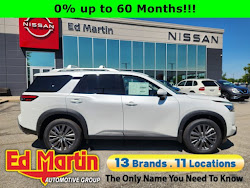 2025 Nissan Pathfinder SL