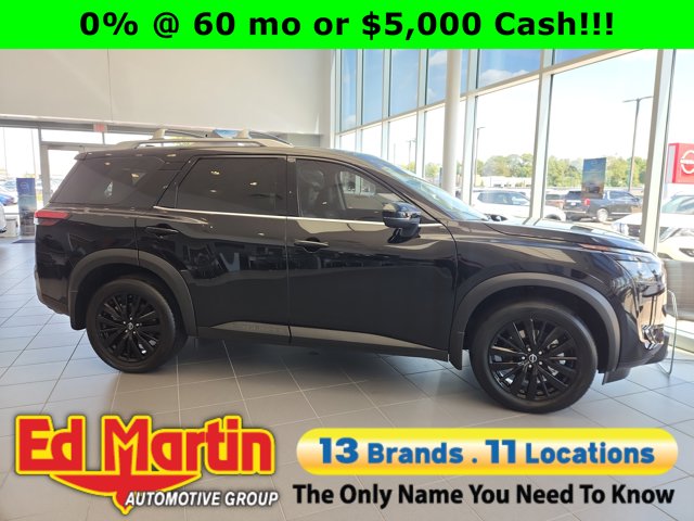 2025 Nissan Pathfinder SL