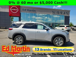 2025 Nissan Pathfinder SL