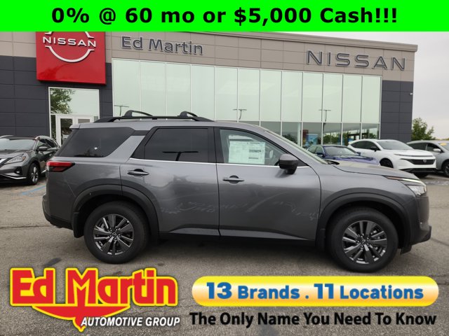 2025 Nissan Pathfinder SV