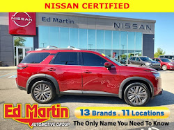 2023 Nissan Pathfinder SL