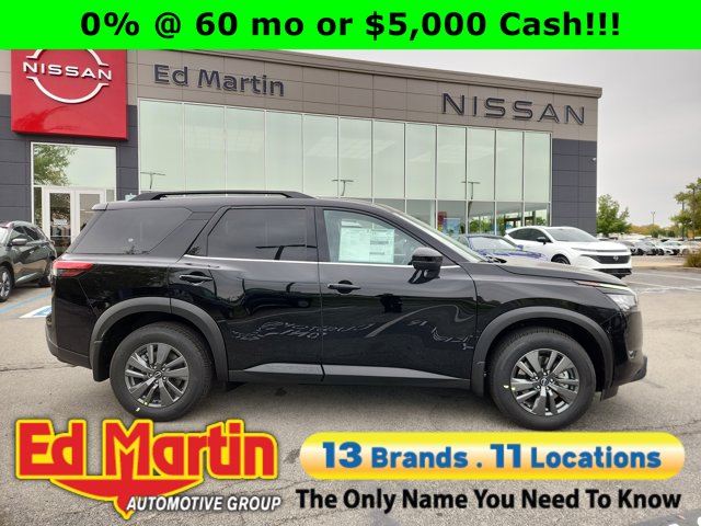 2025 Nissan Pathfinder SV