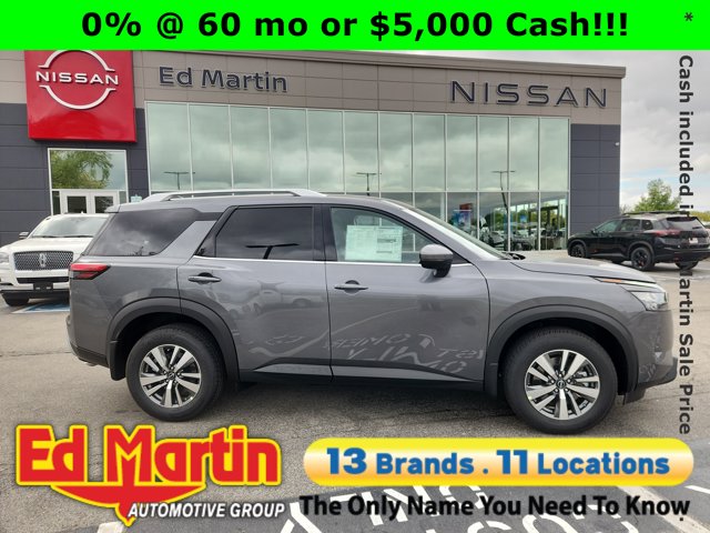 2025 Nissan Pathfinder SL