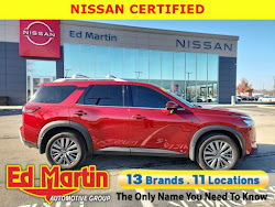 2025 Nissan Pathfinder SL